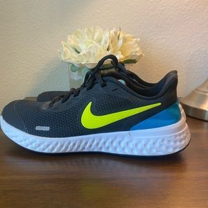 Boys Nike Revolution Running Shoes